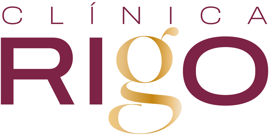 Logo clinica rigo dorado y morado